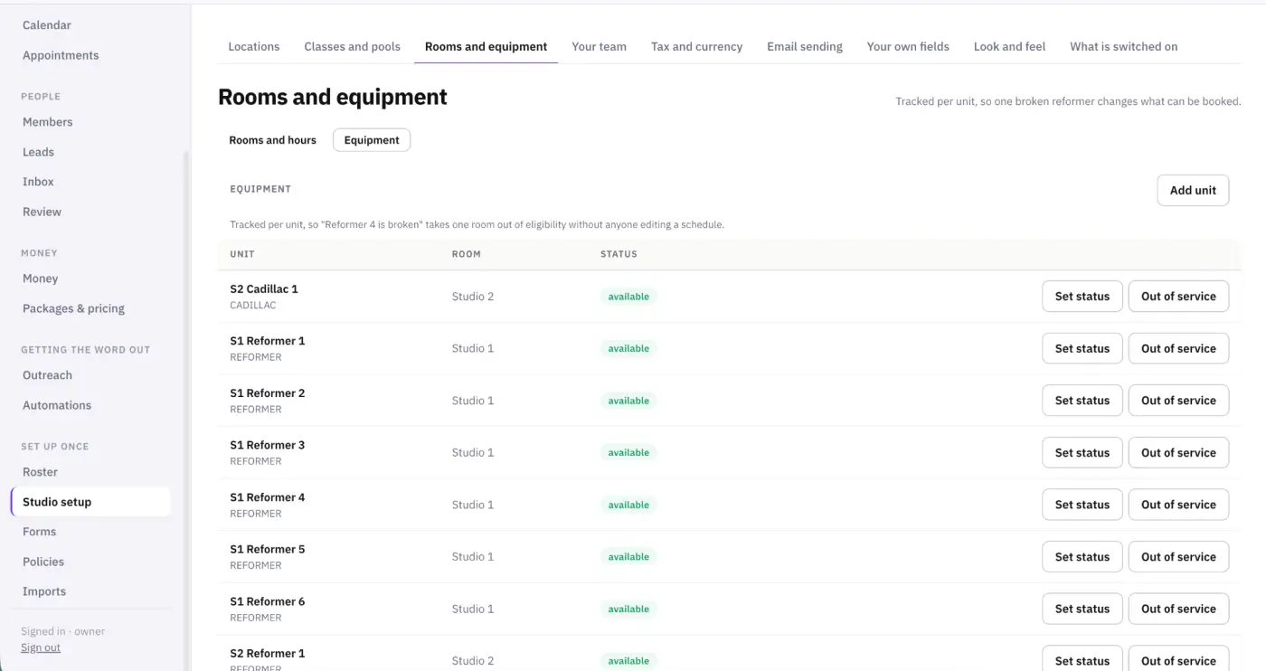 Rooms and equipment tracker showing all reformers with availability status